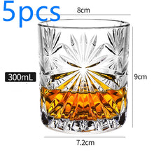 Lade das Bild in den Galerie-Viewer, Whisky Gläser
