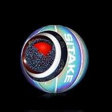Lade das Bild in den Galerie-Viewer, Reflektierender Basketball
