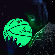 Lade das Bild in den Galerie-Viewer, Leuchtender Basketball
