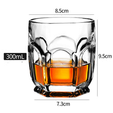 Lade das Bild in den Galerie-Viewer, Whisky Gläser
