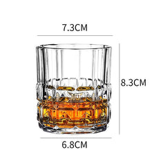 Lade das Bild in den Galerie-Viewer, Whiskey Gläser
